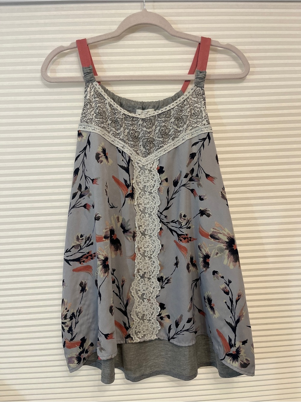 Maurices Boho County Western Floral Lace-Front Camisole in Gray Size 2X